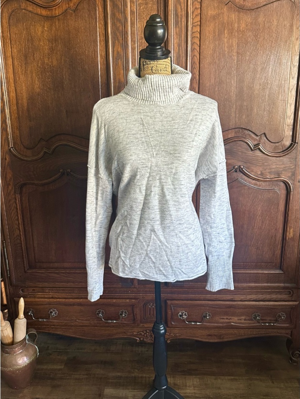 RD Style Light Gray Turtleneck Sweater